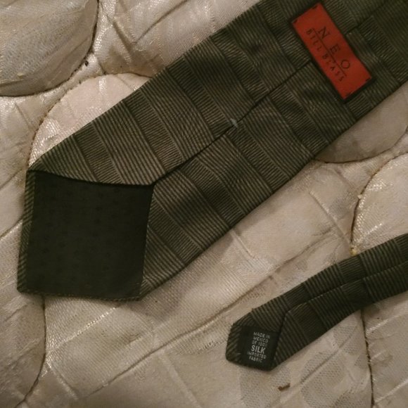 Neo Bill Blass Necktie - Picture 2 of 2